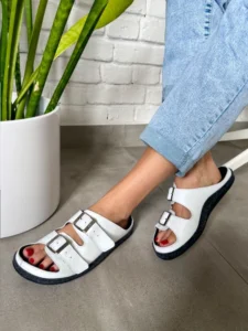 Wygodne kapcie damskie, męskie na paski, wyrób medyczny PAPS biały