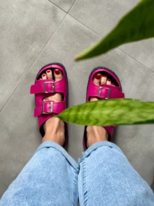 Wygodne kapcie damskie, męskie na paski, wyrób medyczny PAPS fuksja