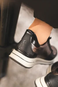 Buty do wkładek ortopedycznych damskie skóra Ara Osaka 2.0 12-24836-15