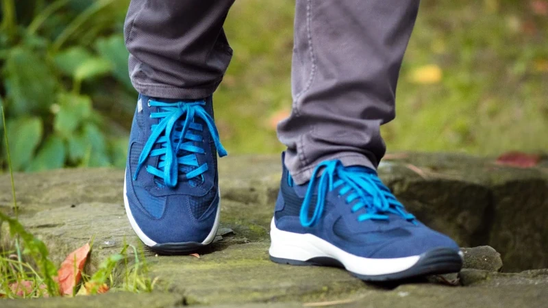 Buty na stopę cukrzycową – jakie obuwie chroni przed powikłaniami?